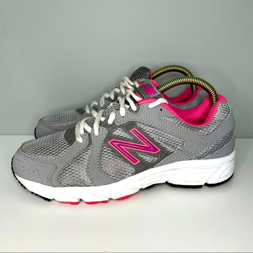 New Balance NB 481 Running Shoes Gray Pink Colorway WE481GP1 Womens Size 7.5